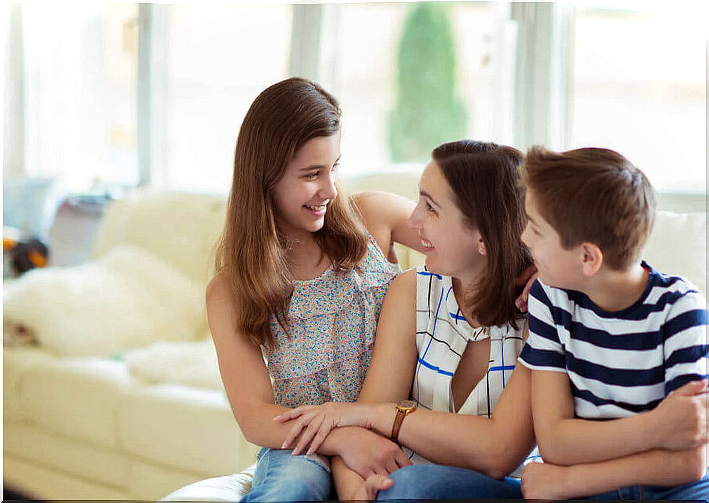 Mom talking to her children about attitudes that encourage irresponsibility.