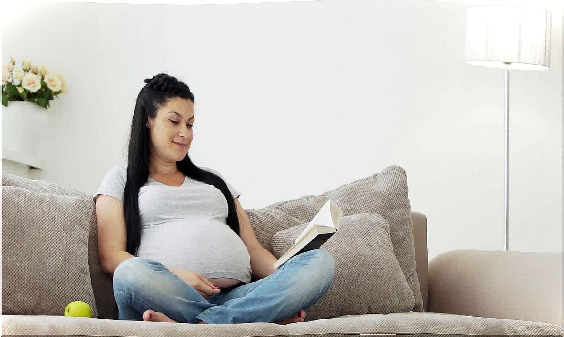 Books for pregnant women will offer you the relaxing moment you deserve.