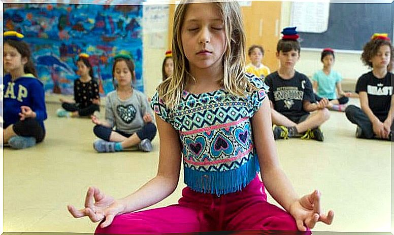 A school with meditation and without punishment, get to know it!