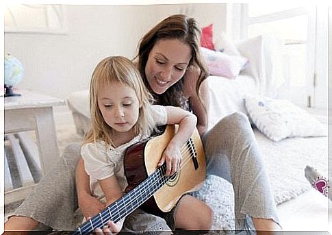 The benefits of playing a musical instrument are very varied and positive for children.