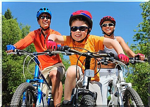 Cycling for children, a healthy sport with many benefits