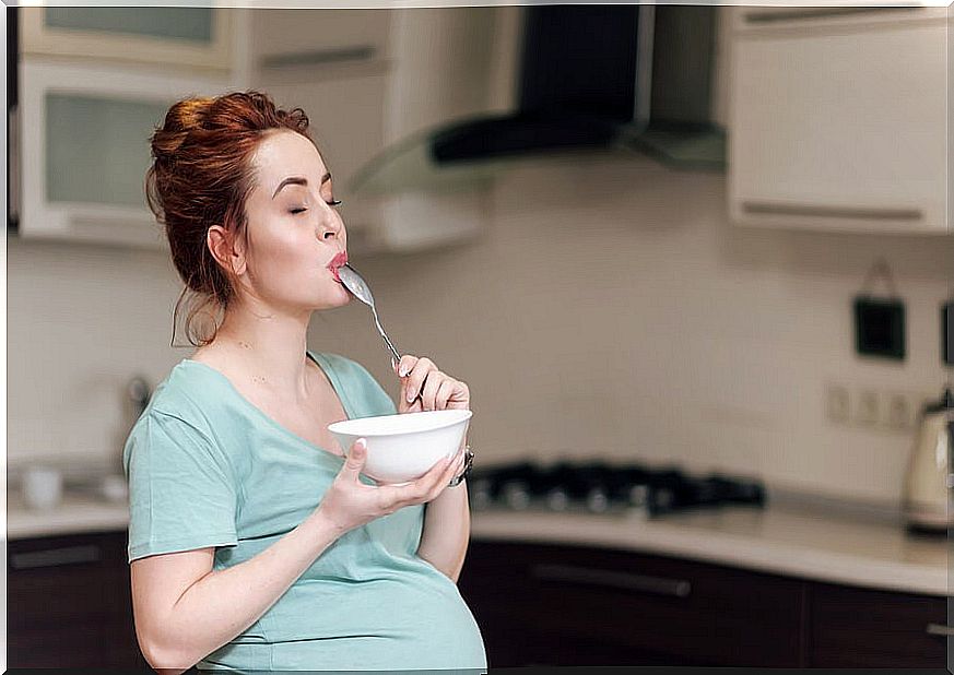 Tips for coping with cravings in pregnancy.