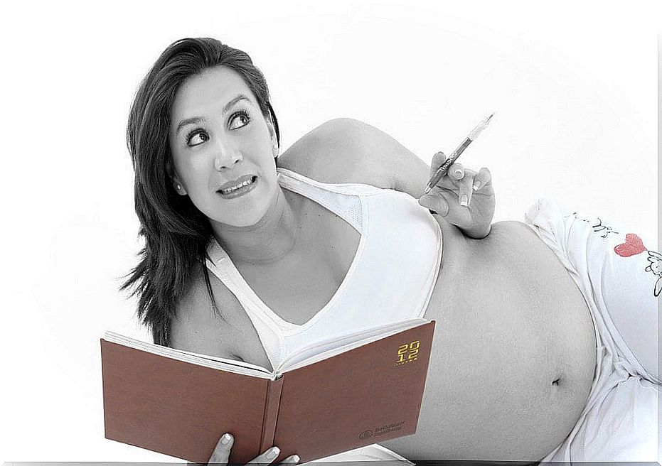 Why is it good to keep a pregnancy diary?